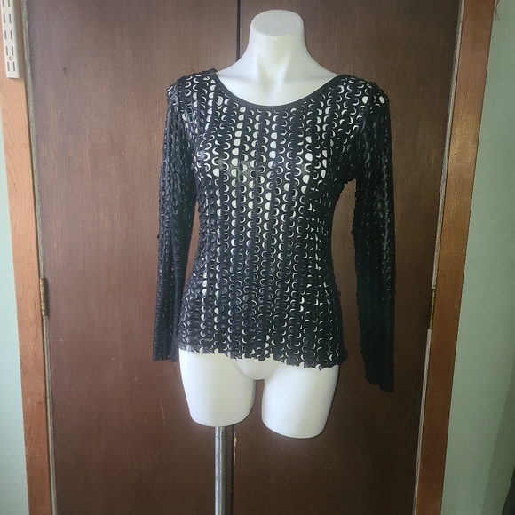 See through mesh Fishnet long-sleeved top - Picture 1 of 4